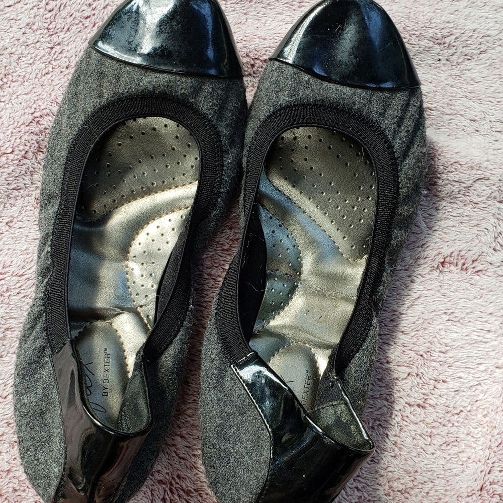 Stretchy comfy flats
